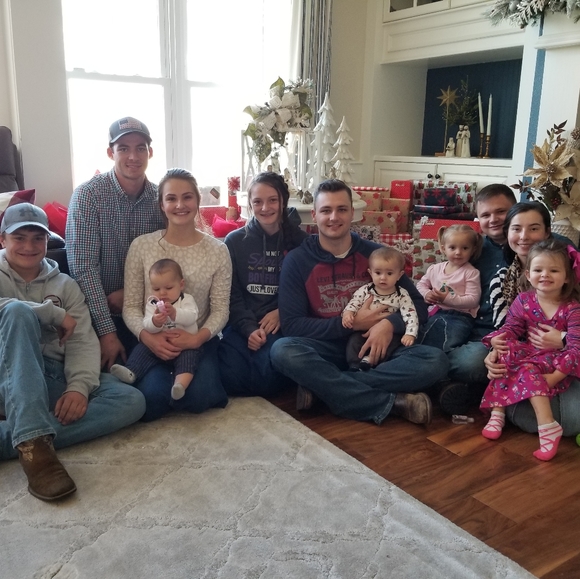 Meet your Posher, Marisa - Picture 3 of 16